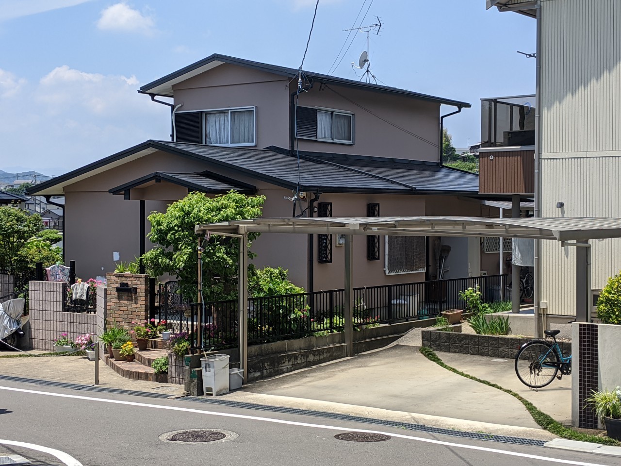 梅雨時期に外壁塗装工事を行うのはアリ？