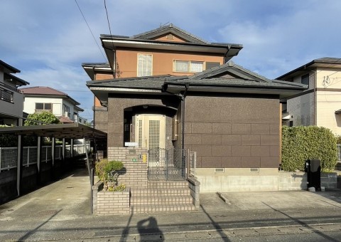 福岡県小郡市三国が丘のY様邸でモニエル瓦の屋根を専用のプライマーで下塗りした後エシカルプロクールSIにて塗装を行いました。5/31完成です。【HPより】